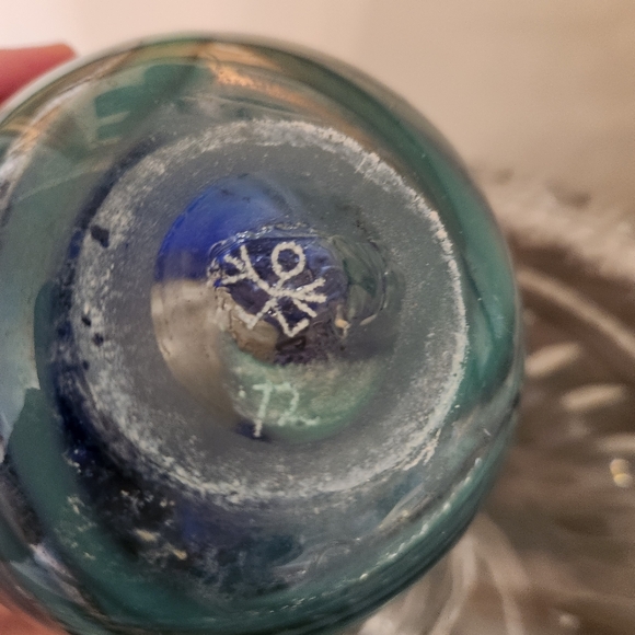 Vintage 1972 Signed Studio Art Glass Vase Handblown Blue Green Swirl MCM 5" - Picture 4 of 9